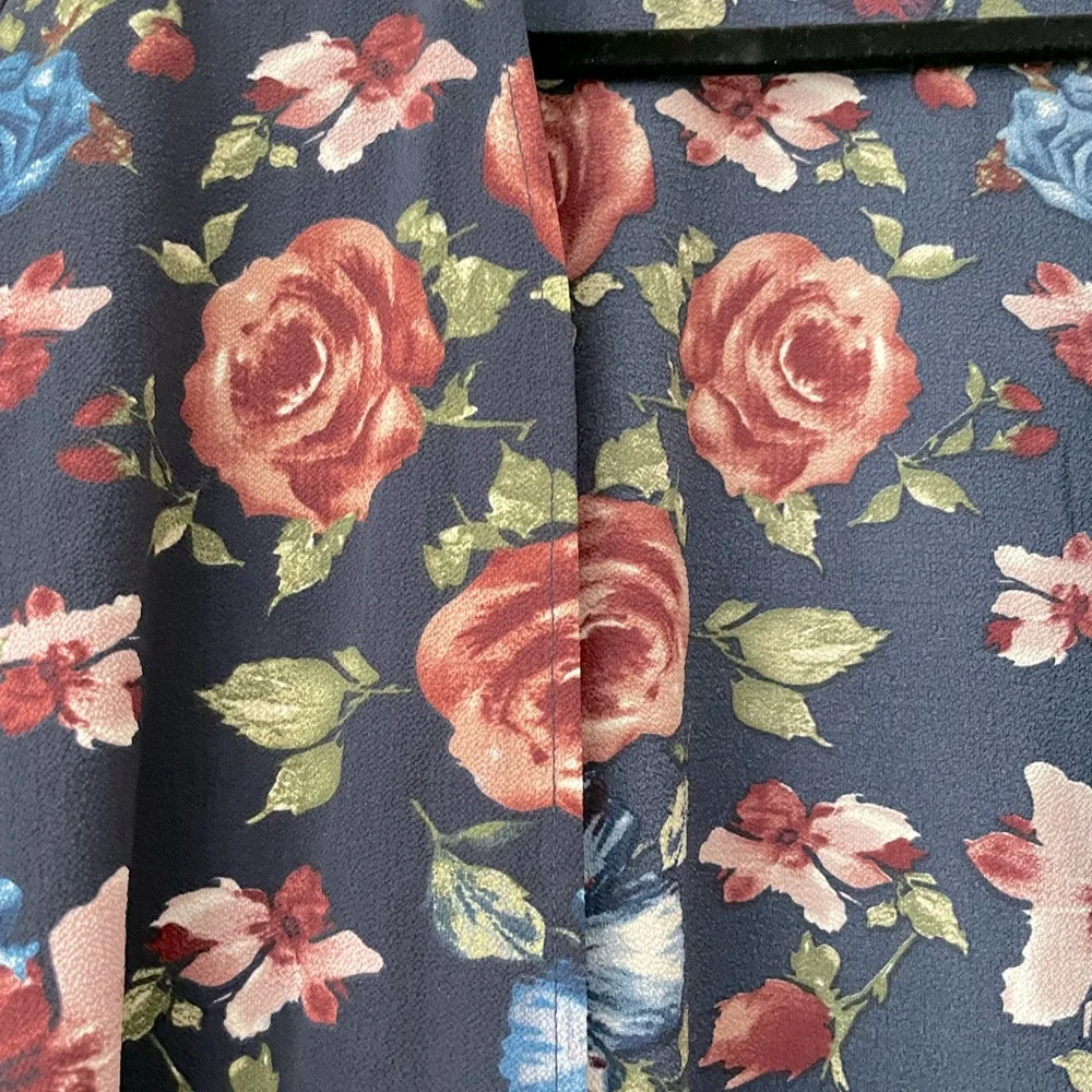 Women’s Navy Floral Robe - Picture 4 of 5